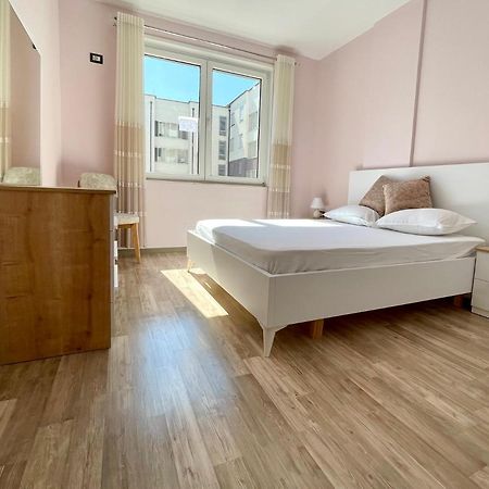 Modern & Cozy Apartment Tiranë Ngoại thất bức ảnh