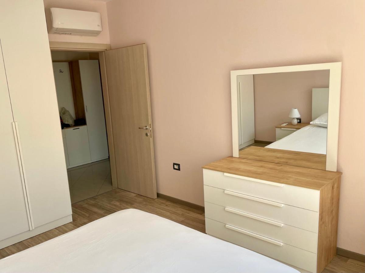 Modern & Cozy Apartment Tiranë Ngoại thất bức ảnh