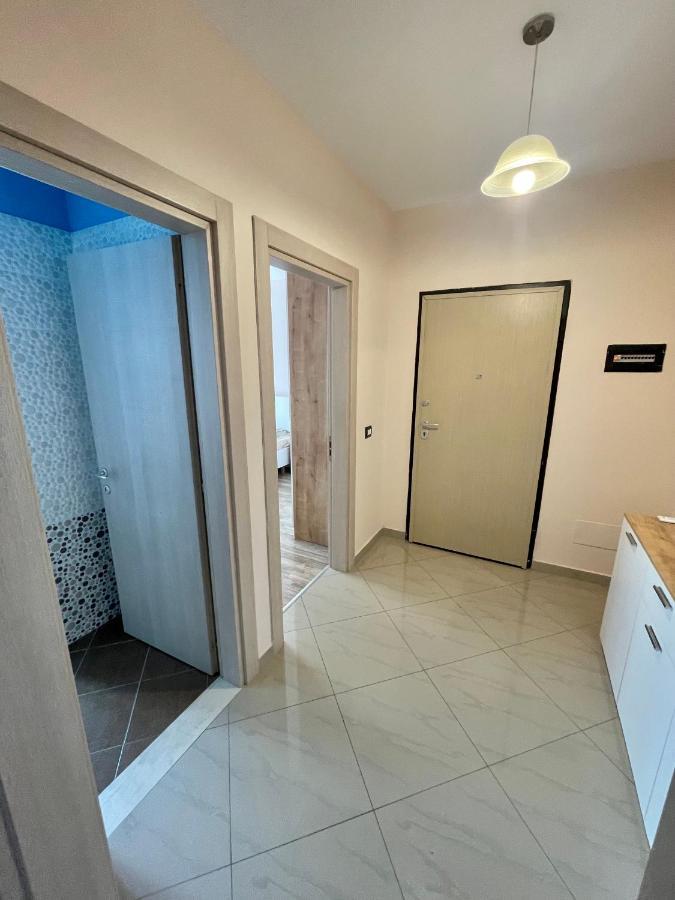 Modern & Cozy Apartment Tiranë Ngoại thất bức ảnh