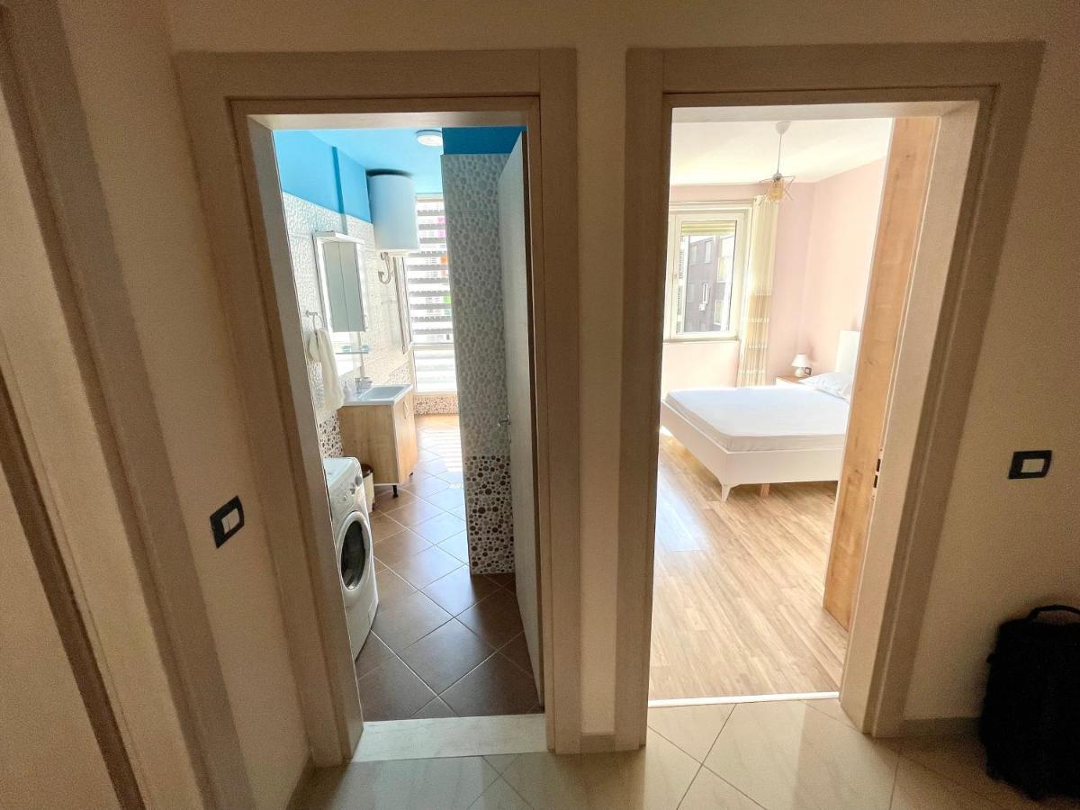 Modern & Cozy Apartment Tiranë Ngoại thất bức ảnh